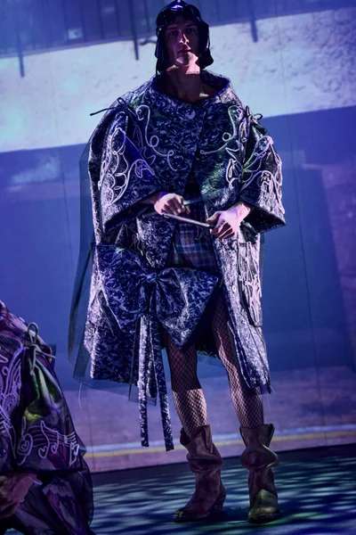 Look 35